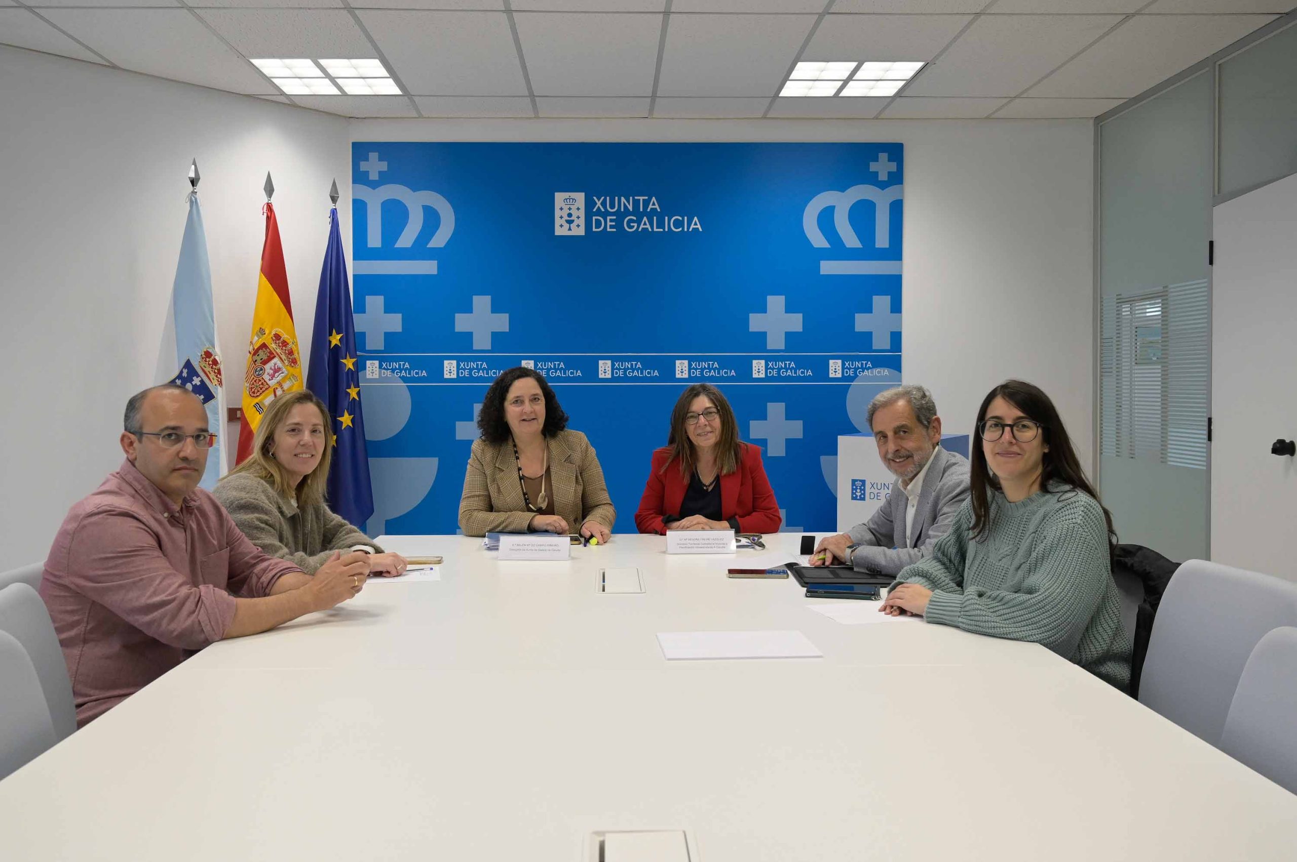 Belén do Campo escoita as demandas da veciñanza de Xuxan e reafirma o compromiso da Xunta co desenvolvemento do barrio