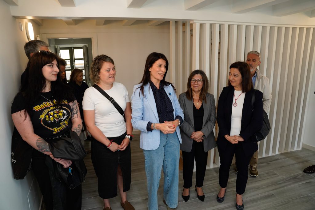 A Xunta entrega en alugueiro a menores de 36 anos dúas vivendas públicas acadadas coa rehabilitación de inmobles no centro histórico de Betanzos