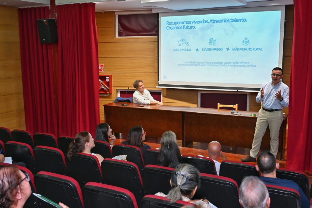 A Xunta apela no Carballiño á cobertura de vacantes e á fixación de poboación no rural a través das axudas á rehabilitación de vivendas para traballadores