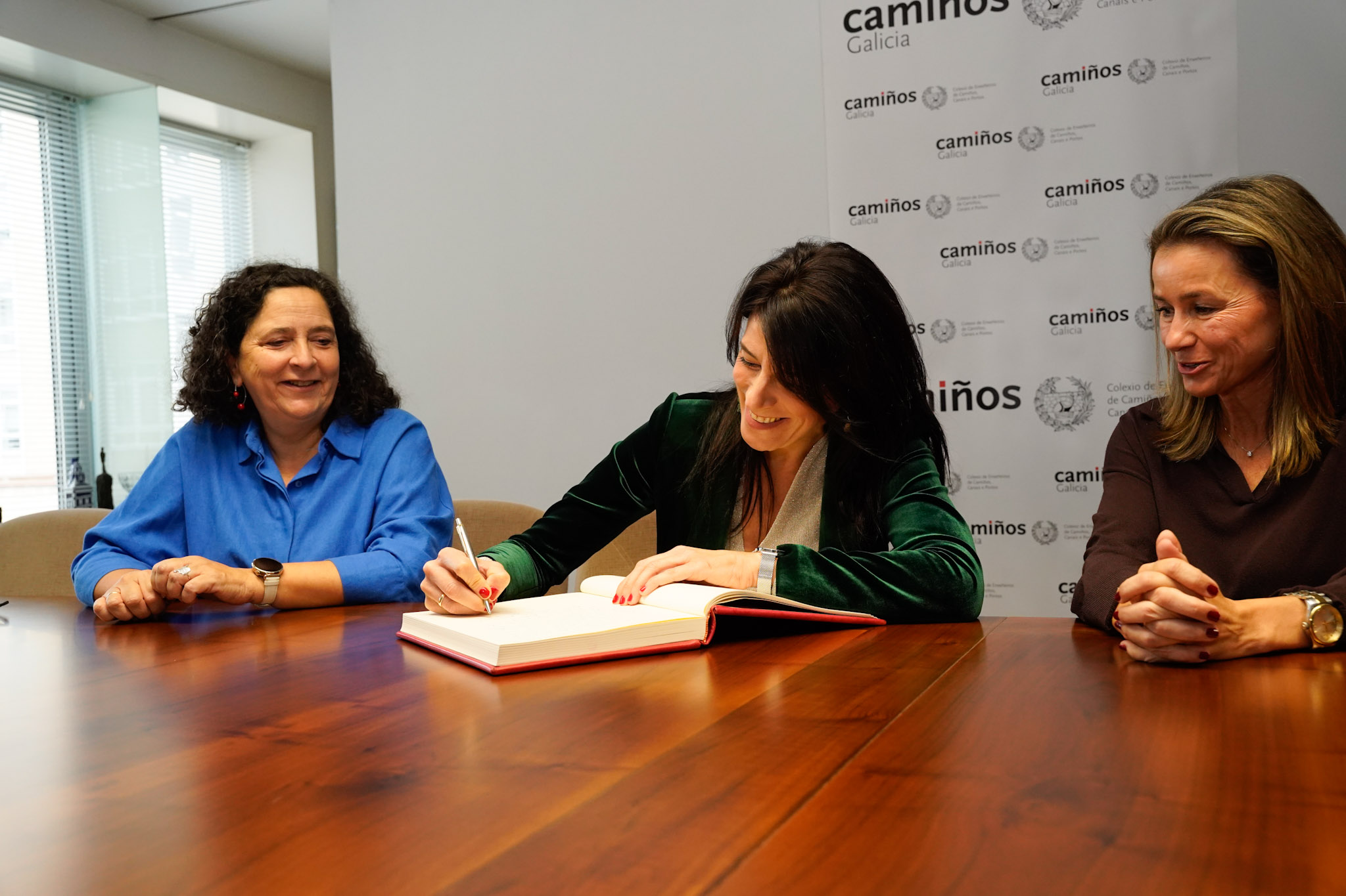 Allegue visita a sede do Colexio oficial de Enxeñeiros de Camiños, Canais e Portos de Galicia na Coruña