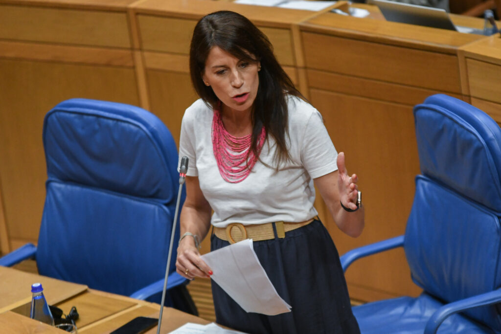 A conselleira M. Allegue defende a protección indefinida e permanente de todas as vivendas de promoción pública do IGVS e Vipugal