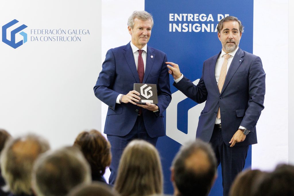 Rueda destaca o papel do sector da construción para duplicar o parque público de vivenda nesta lexislatura