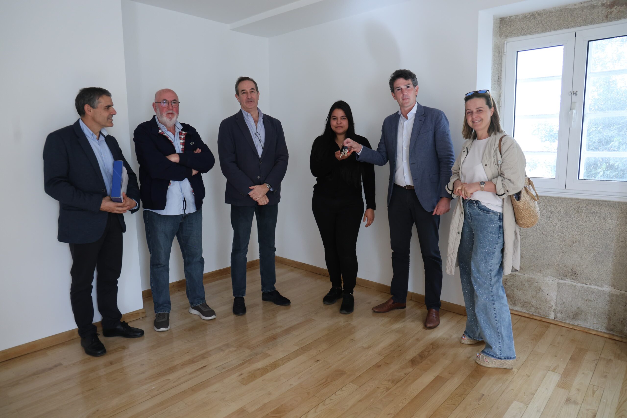 Javier Arias fai entrega dunha vivenda de promoción pública en Vilalba