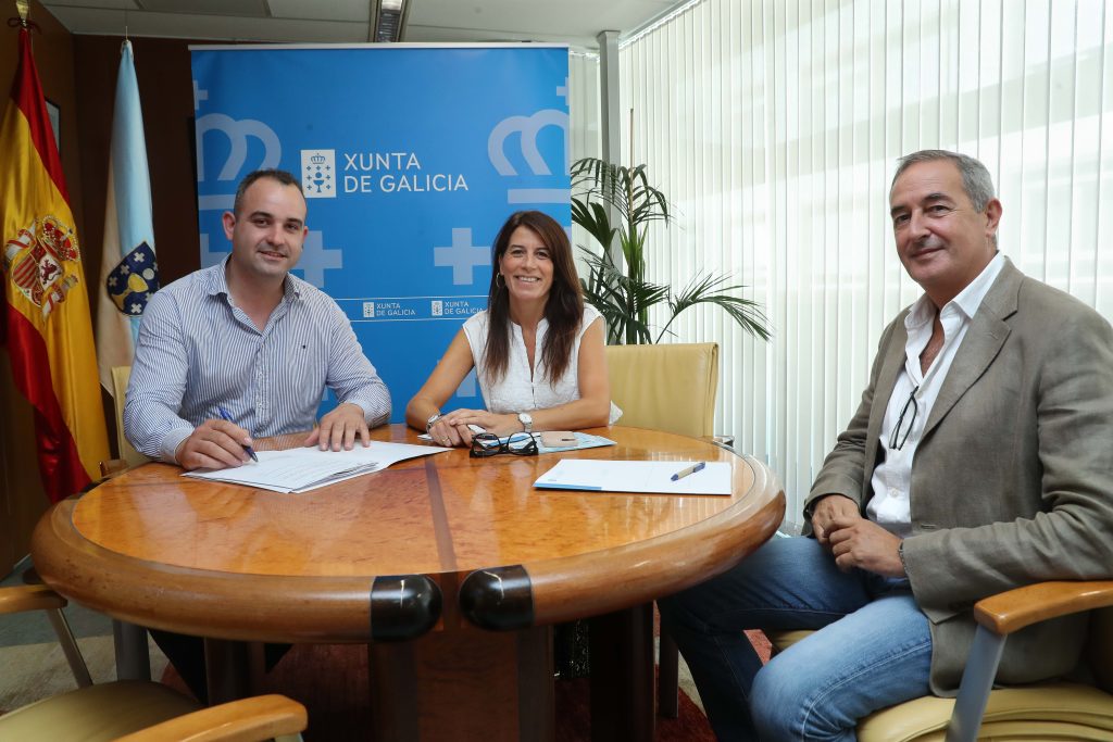 A conselleira Allegue mantén unha reunión de traballo co alcalde de Portomarín