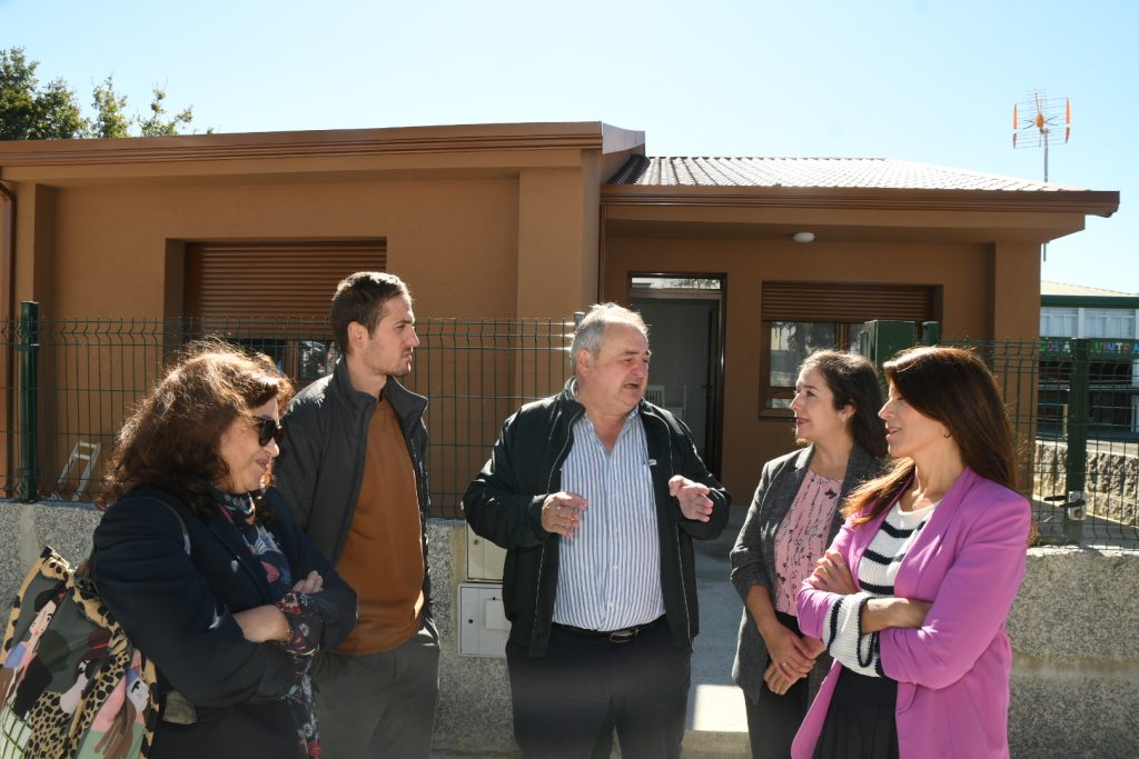 Allegue visita unha vivenda reformada ao abeiro das achegas para rehabilitación de edificios de titularidade municipal en Nogueira de Ramuín