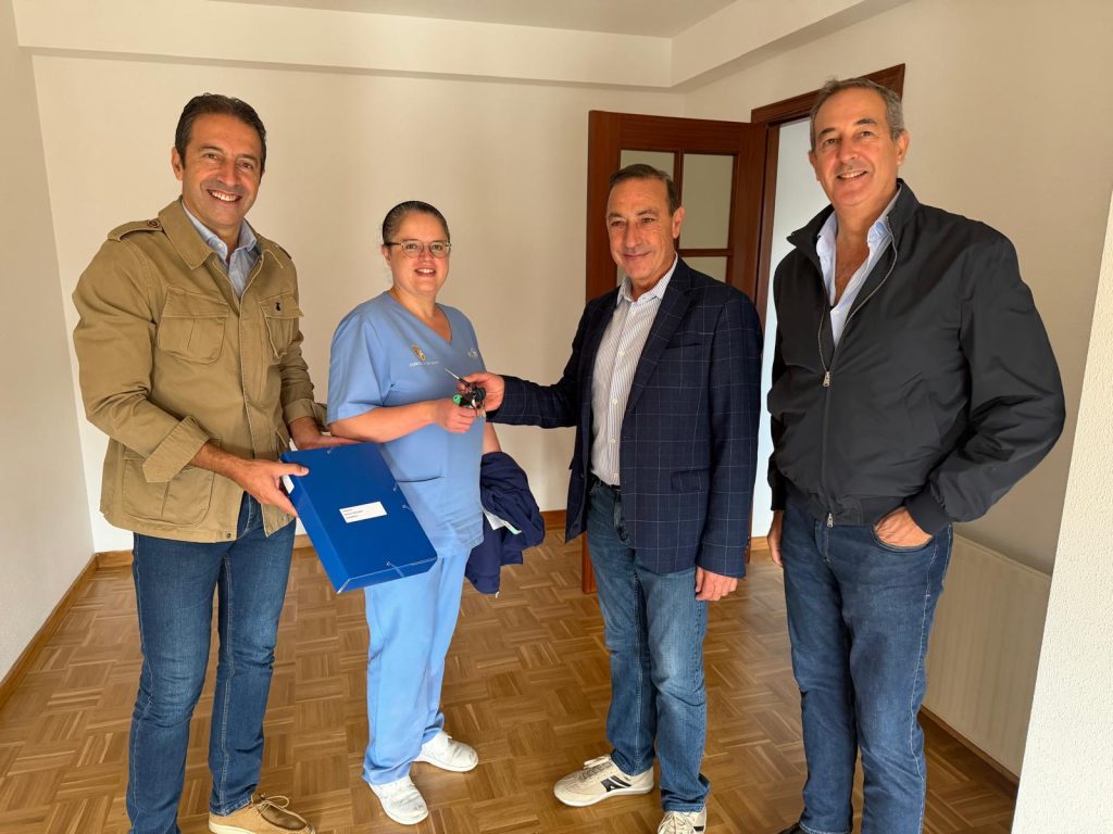 A Xunta entrega en réxime de alugueiro unha vivenda de promoción pública en Xove
