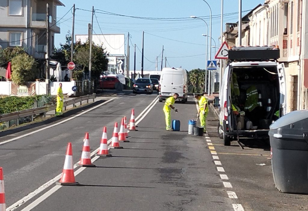 O corte dun carril na PO-308 á altura da Granxa, en Sanxenxo, manterase de xeito diúrno mentres duren os traballos de selado da fisura no firme da estrada